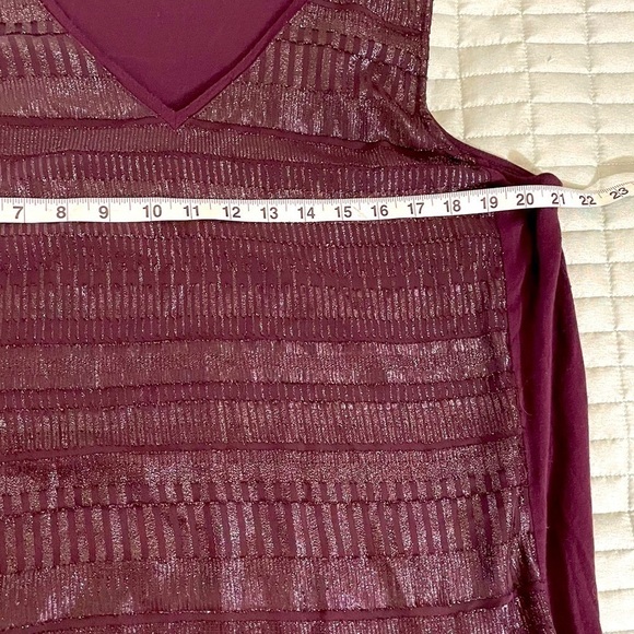 Deep purple shimmery tank top, stretchy size XL - Picture 3 of 5